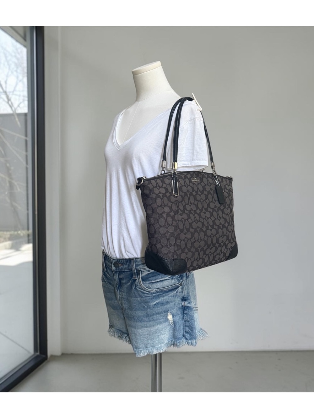 Authenticated Coach Signature Gray Black Signature Tote Crossbody! COA! - Picture 14 of 15